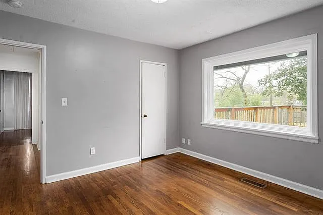 1813 Tune Ave — Photo 8