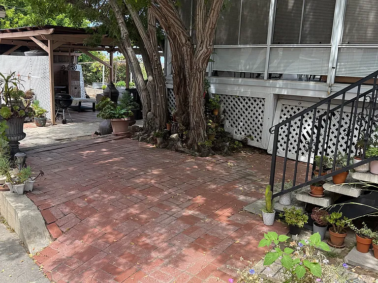 Campion Dr — Photo 3
