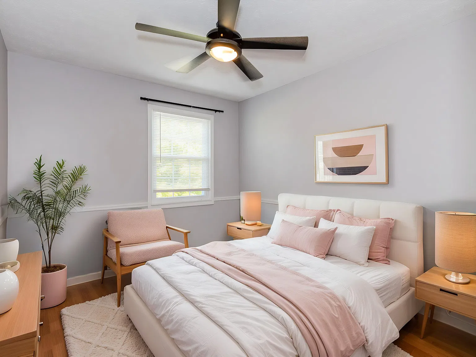 4 bed, 1988 sqft, $2,600 — Photo 3