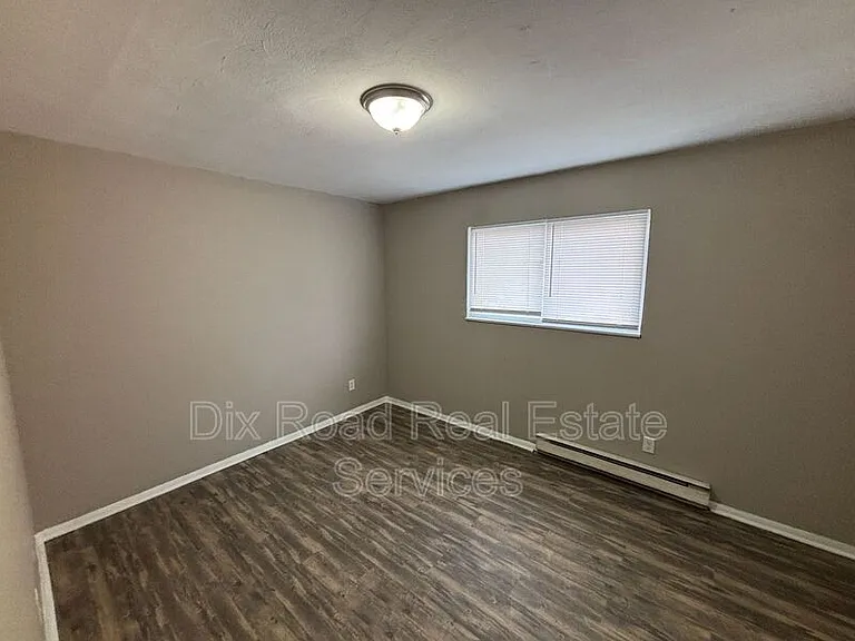 414 Mars Dr #2 — Photo 9
