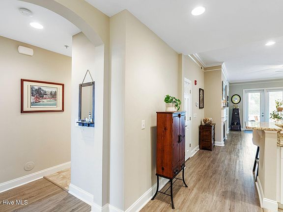 5th image of 215 Valencia Court #103