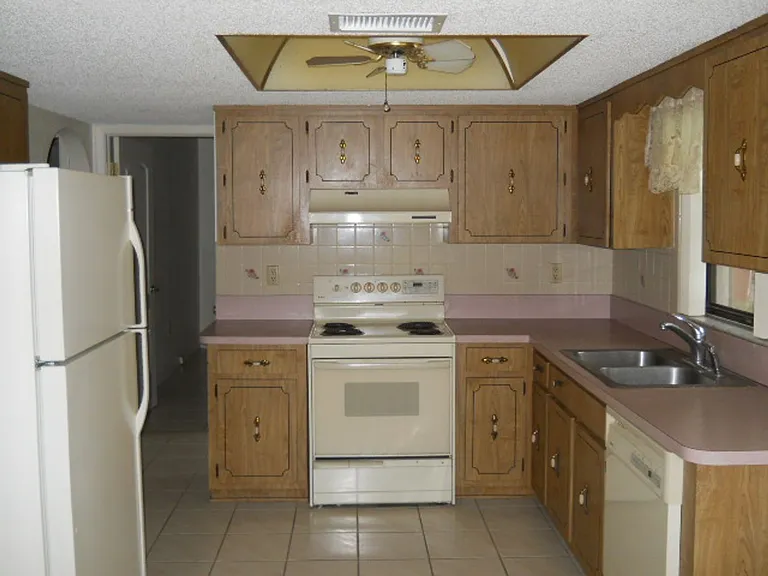 6247 Spring Hill Dr — Photo 12