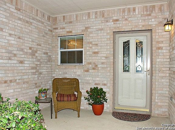 2nd image of 7214 Carriage Oaks