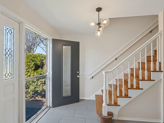 3rd image of 4141 Longmeadow Rd