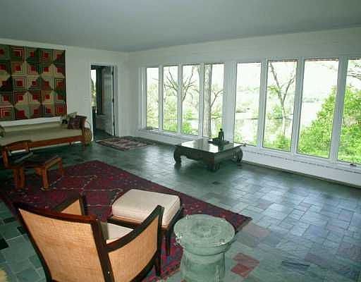 5th image of 139 Laurin Dr