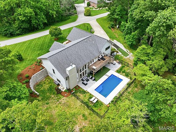 5th image of 2773 Woodson Dr