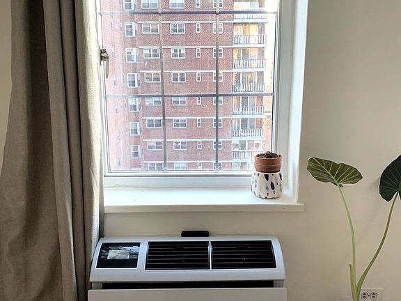 4th image of 405 W 23rd St APT 12D