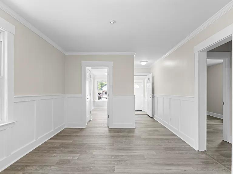 70 Lambert St — Photo 8