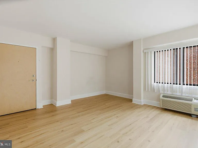 1825 T St NW #401 — Photo 4