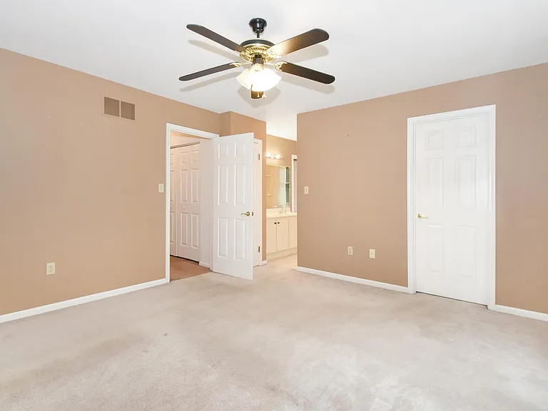 307 Jonathan Ct — Photo 15