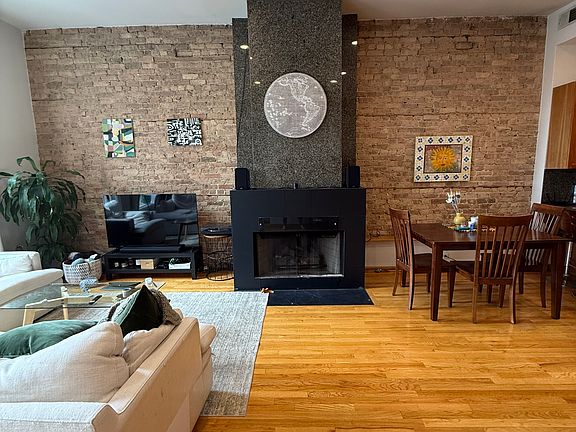 3rd image of 1415 N Milwaukee Ave APT 2