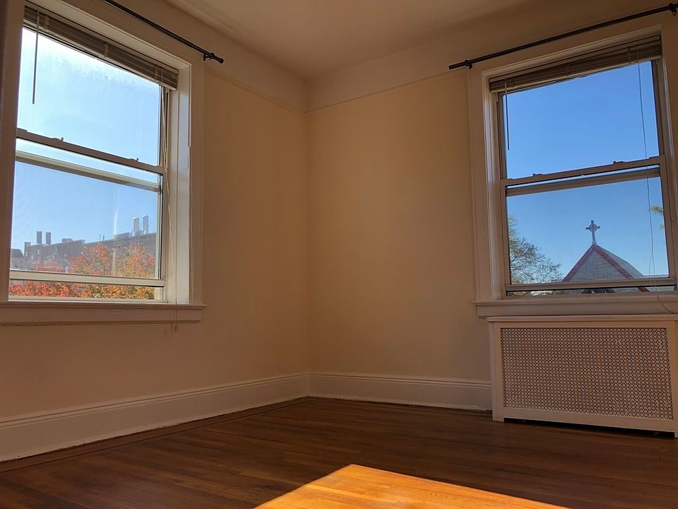 1st image of 3115 21st Ave APT 3B