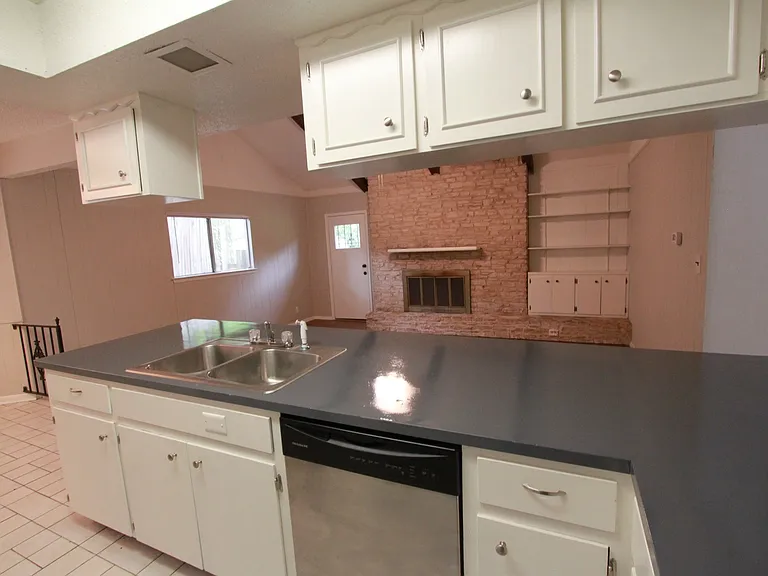6606 Betty Cook Dr — Photo 32