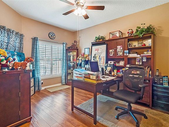 5th image of 3130 Spicer Ave