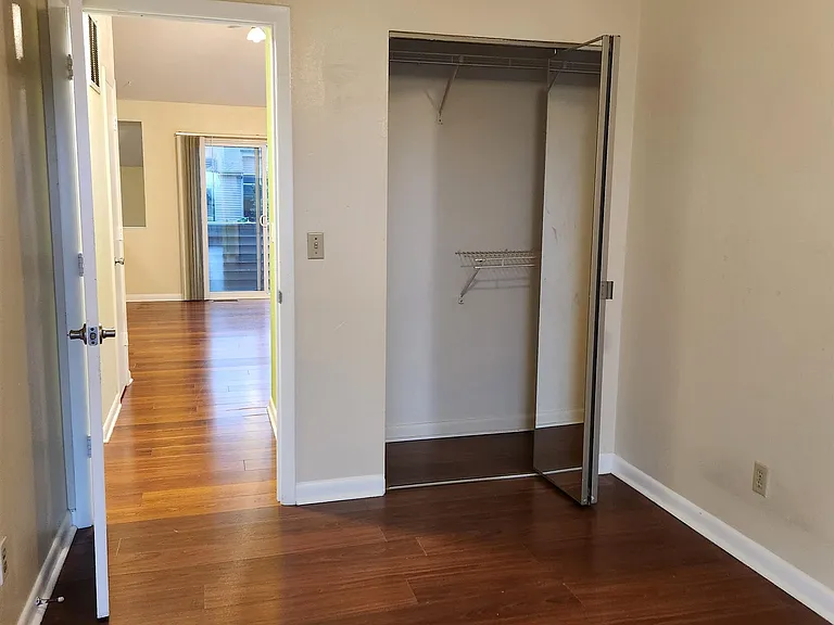 1394 Bradley Dr — Photo 33