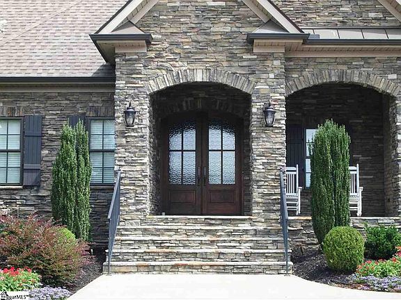 4th image of 132 Charleston Oak Ln
