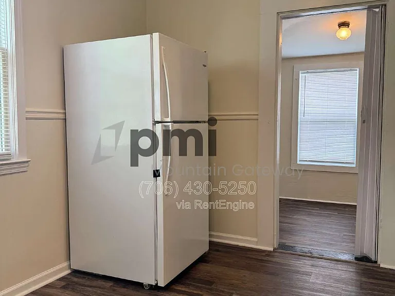 319 Oak Ave #B — Photo 15