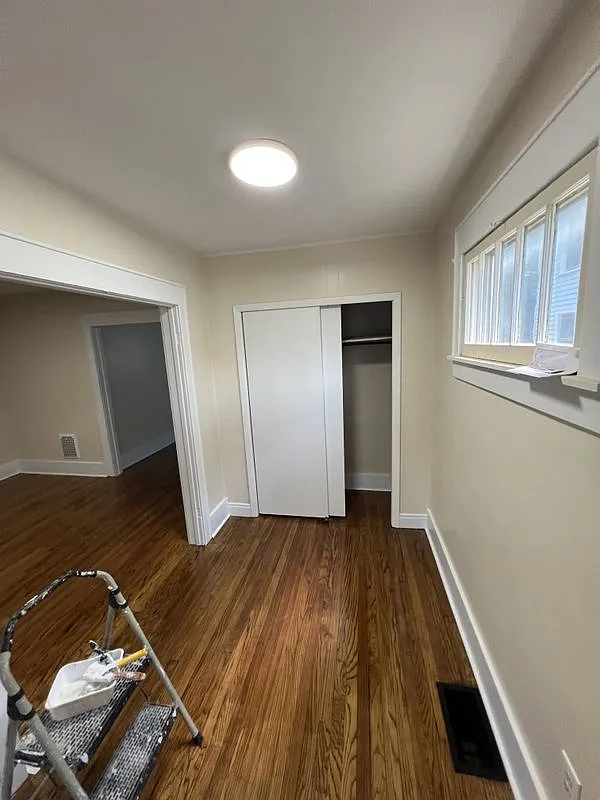 3 bed, 1.0 bath, 1248 sqft, $1,500 — Photo 2