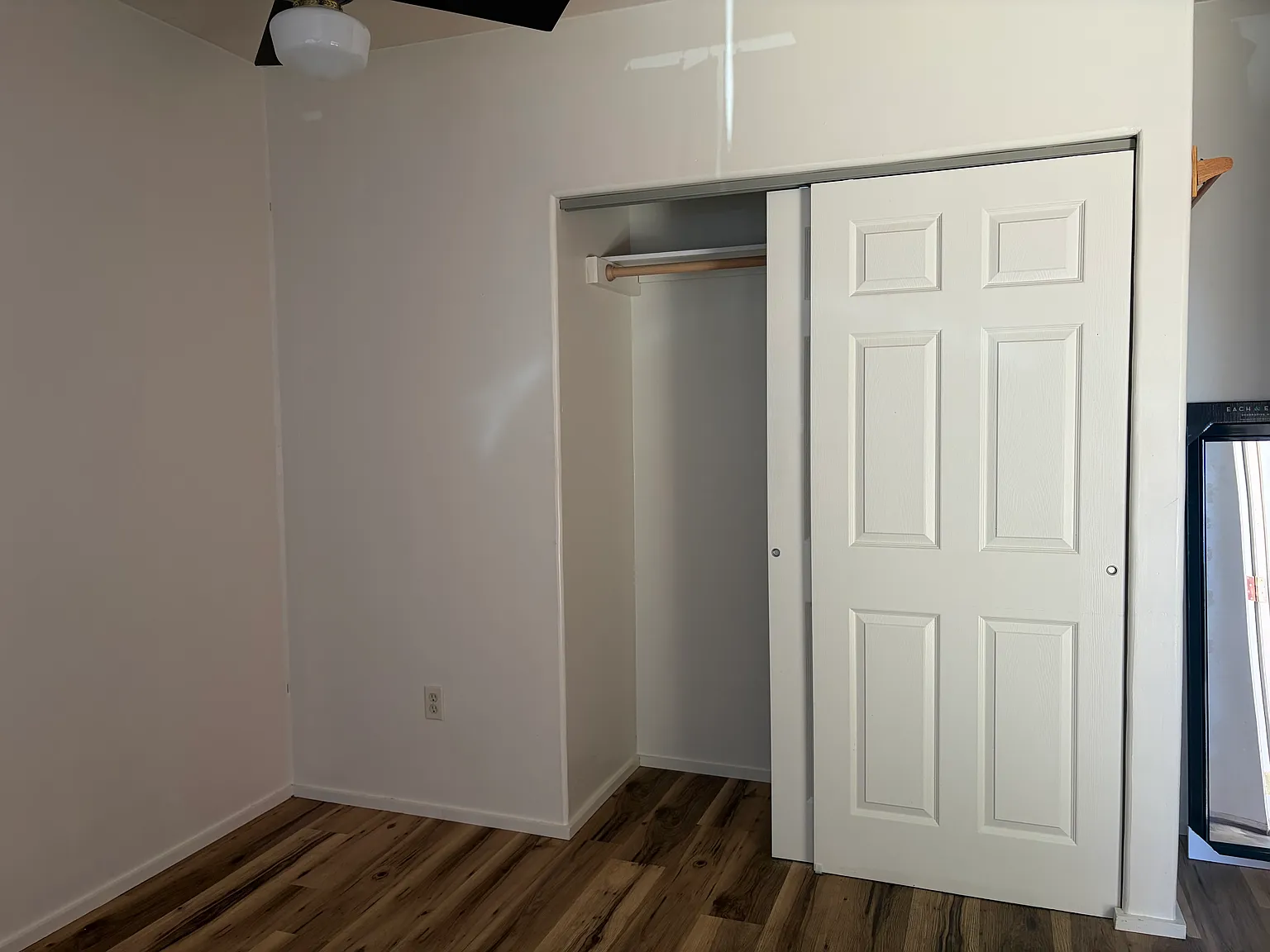 6 bed, 1990 sqft, $700 — Photo 1