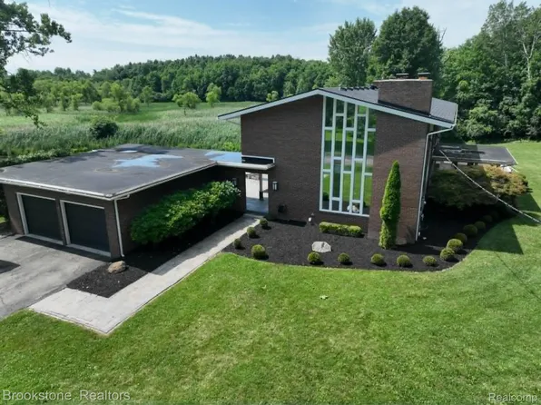 4140 S Henderson Rd, Davison, MI 48423