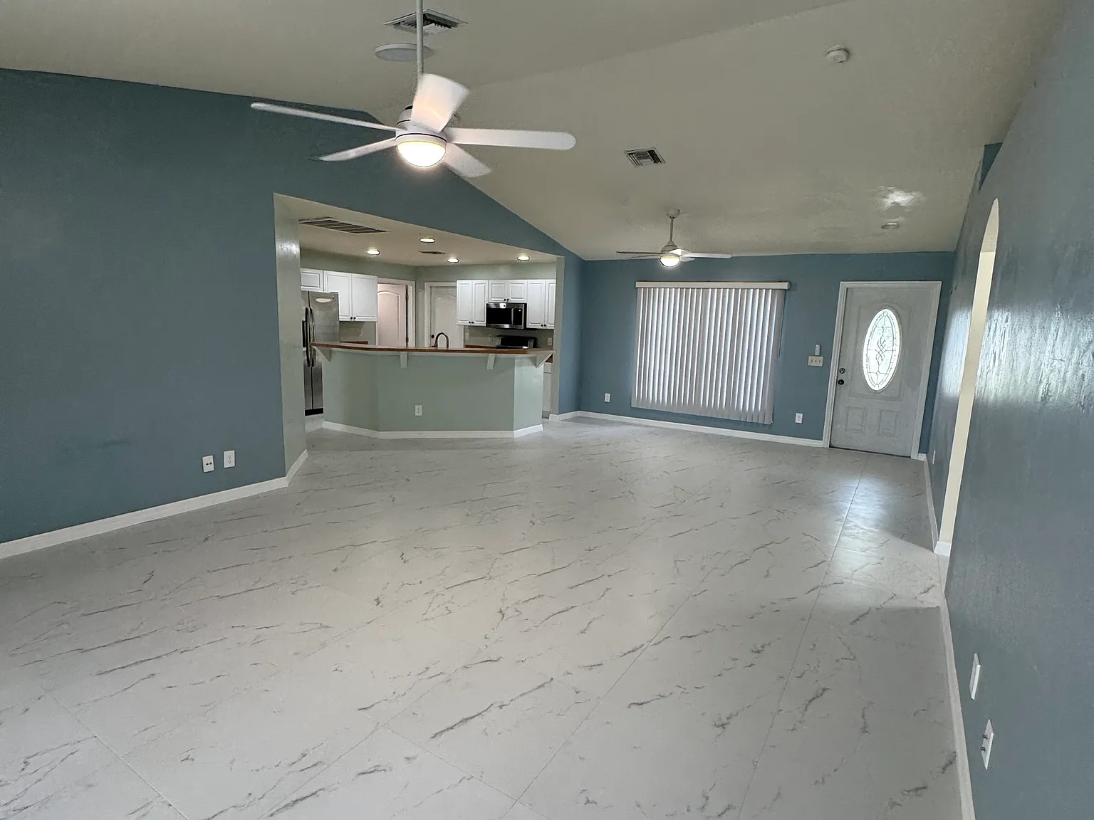 3 bed, 1408 sqft, $2,500 — Photo 3