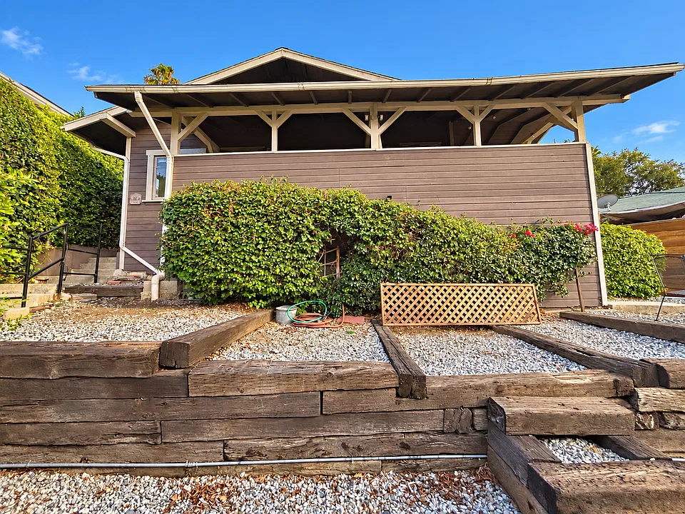 1102 Westerly Terrace Duplex