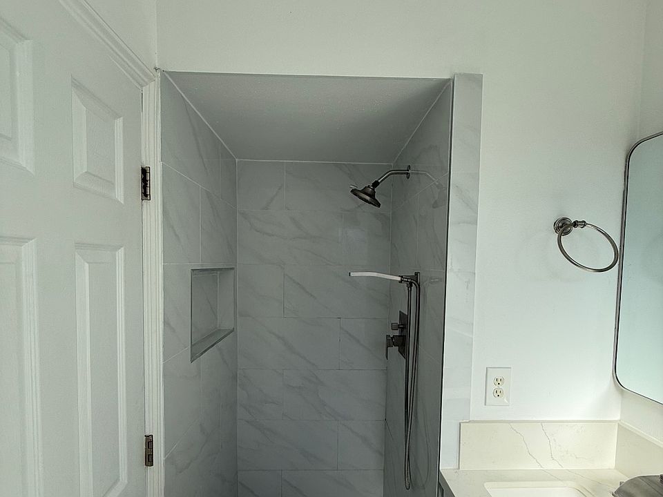 1st image of 1322 Mead Ave