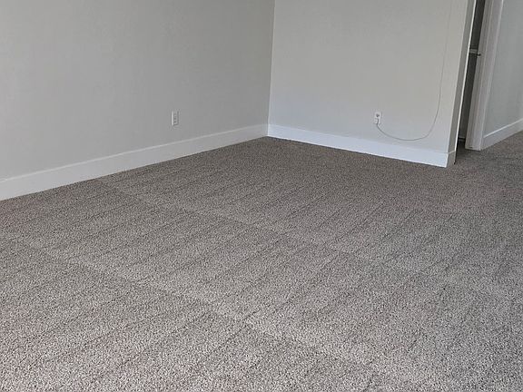 4th image of 2515 E Ward Ter APT D