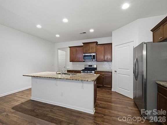 5th image of 2212 Apple Glen Ln