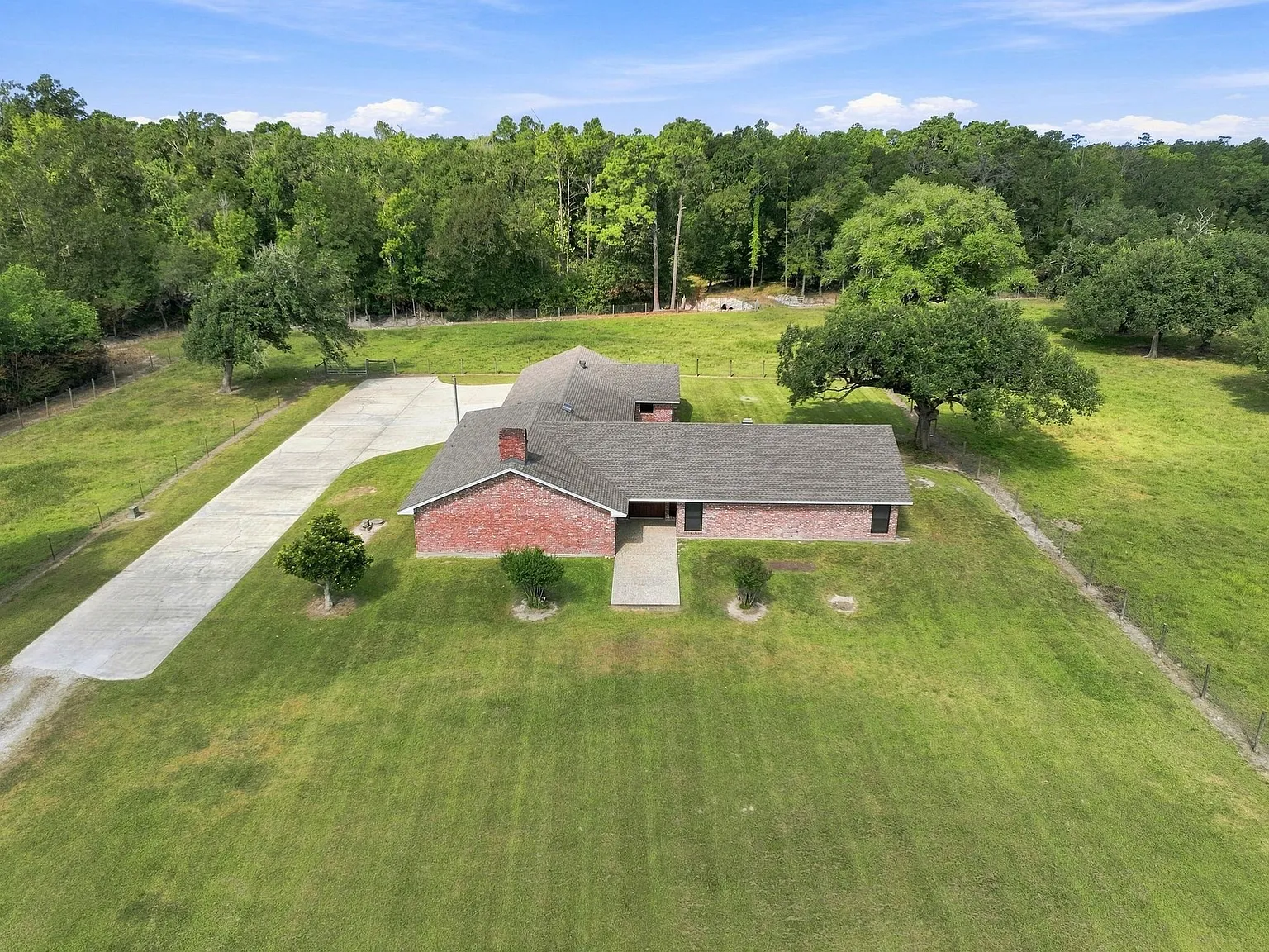 3 bed, 2.5 bath, 3297 sqft, $3,000 — Photo 4