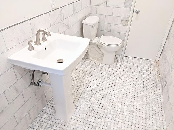 5th image of 2111 E Bermuda St #9