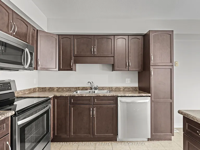 141 Winterberry Blvd #MAIN — Photo 11