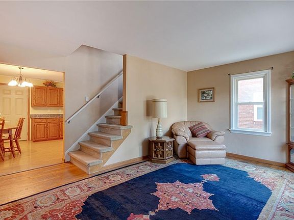 2nd image of 28704 Gilchrist Dr
