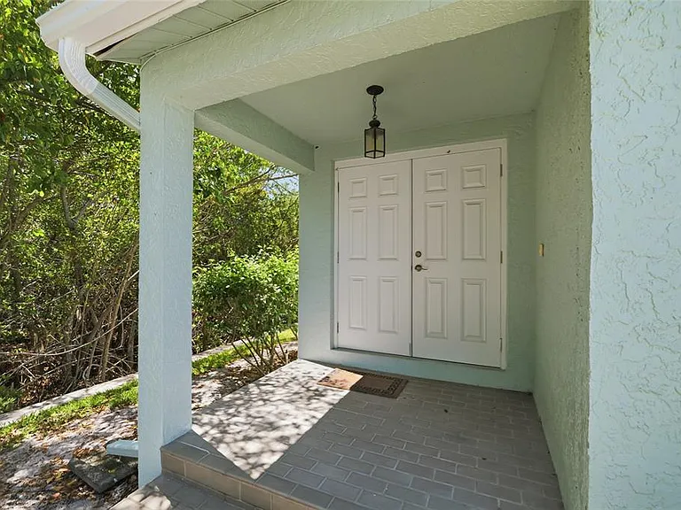 1070 Sanabel Ct NE — Photo 2