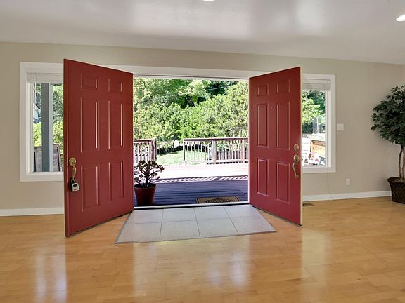 3rd image of 172 Glen Canyon Ct