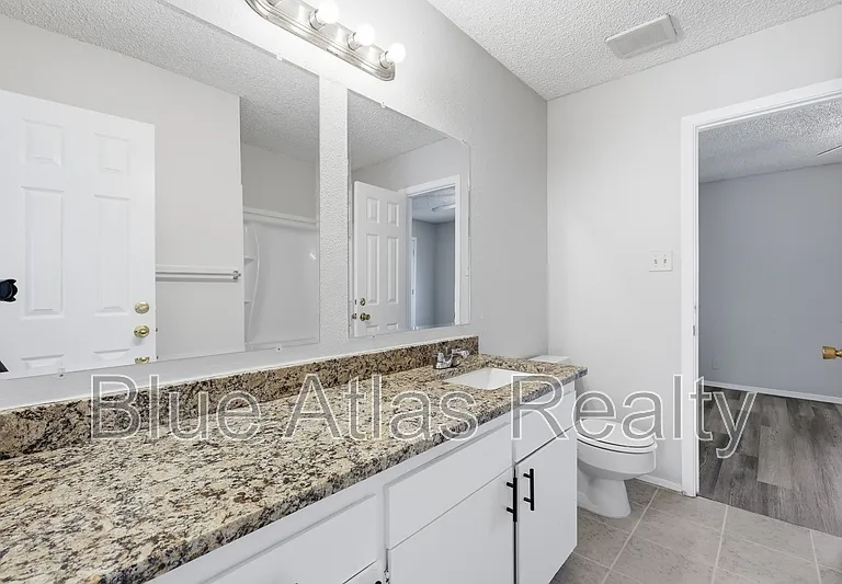 3828 Coates Cir — Photo 9