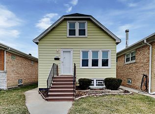 4562 N Meade Ave, Chicago, IL 60630