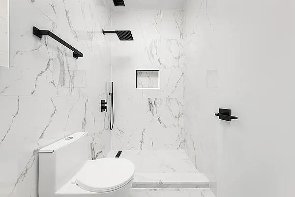 Bathroom, photo 1