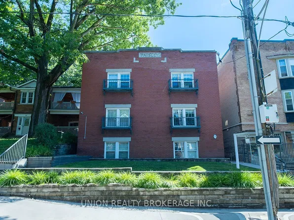 85 Beech Ave #9, Toronto, ON M4E 3H5