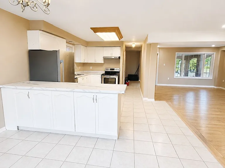 162 Widdifield Ave — Photo 10
