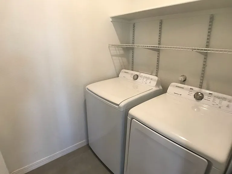 313 Wyatt Ave SW — Photo 25