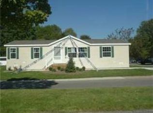38210 Canari Ct, Clinton Township, MI 48038