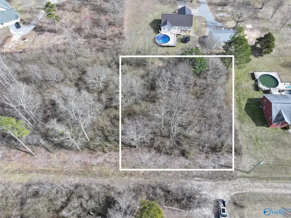 23 Pine Dr, Geraldine, AL 35974