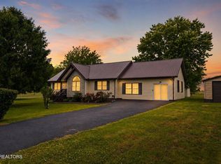 120 Oscar Ln, Speedwell, TN 37870