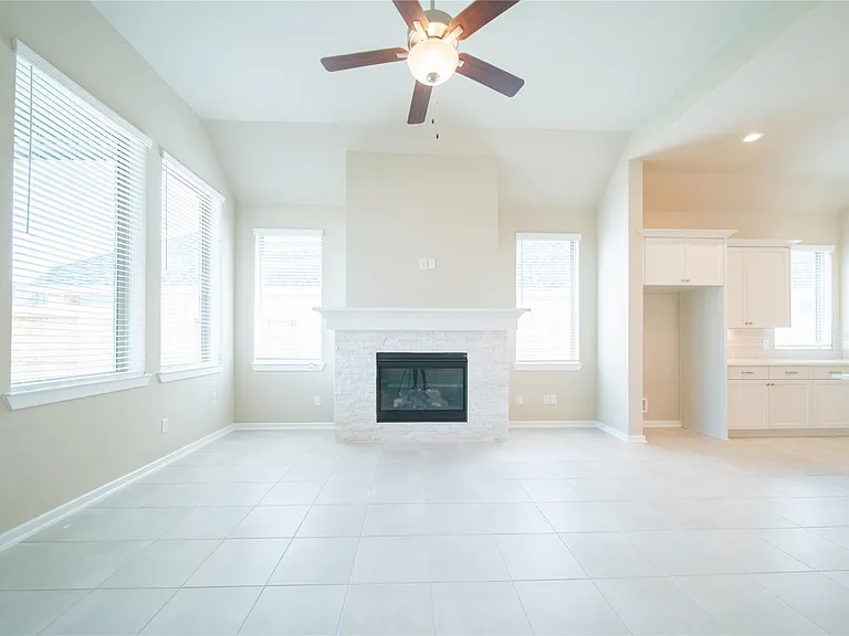 6007 Painted Plains Ln — Photo 11