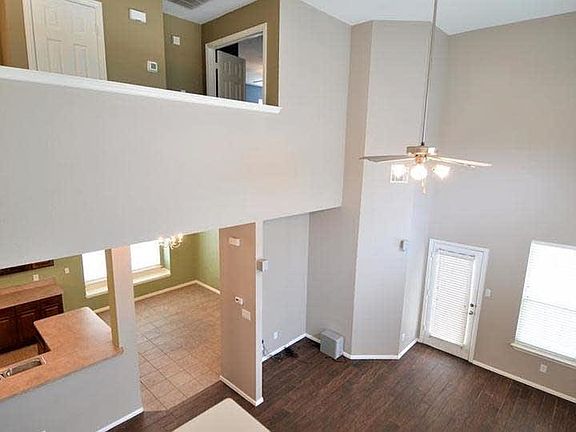 3rd image of 10325 Waterbury Dr