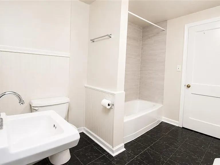 1360 Cunningham Rd SW — Photo 16