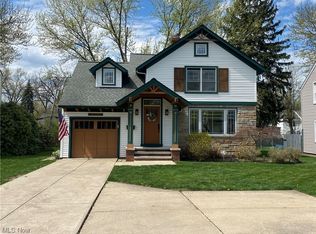 1396 Brainard Rd, Lyndhurst, OH 44124