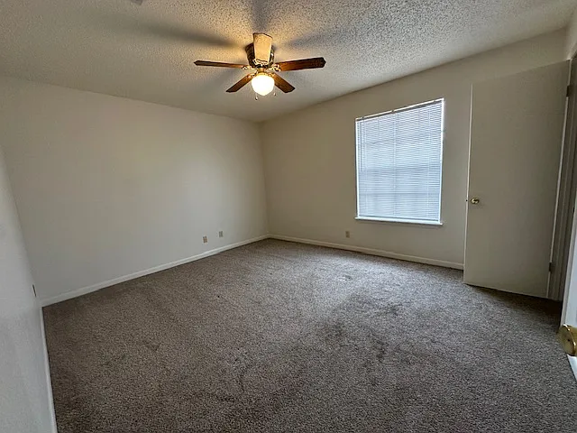 1236 Meadowview Dr — Photo 10