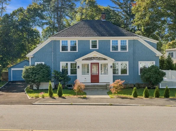 74 Tedesco St, Marblehead, MA 01945